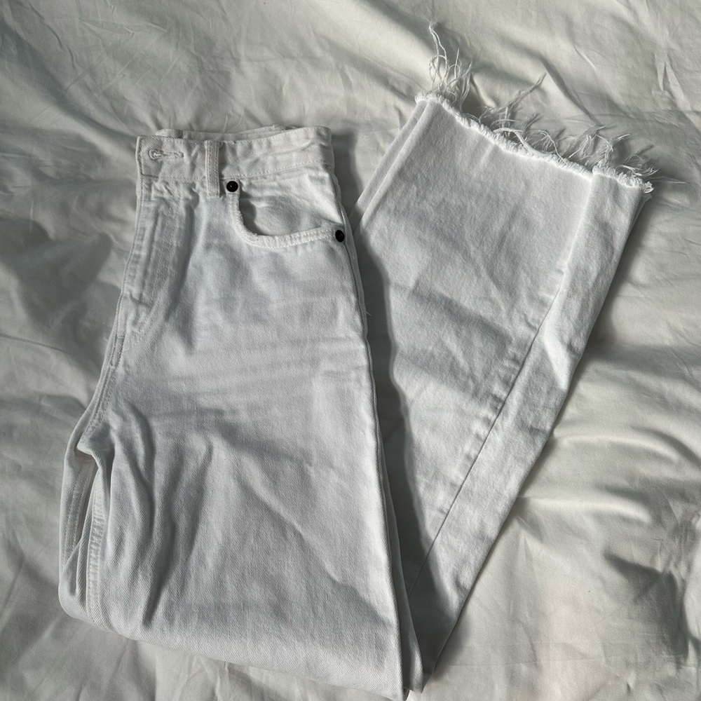 Zara Jeans, Size 4, super cute and flattering!